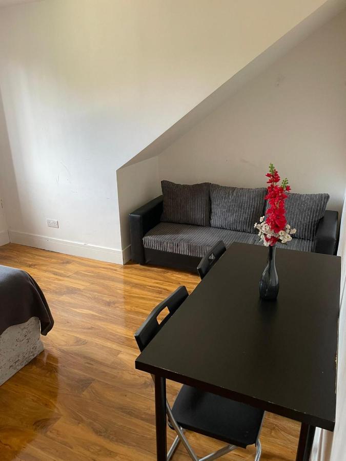 Sw16 Norbury Guesthouse Londýn Exteriér fotografie