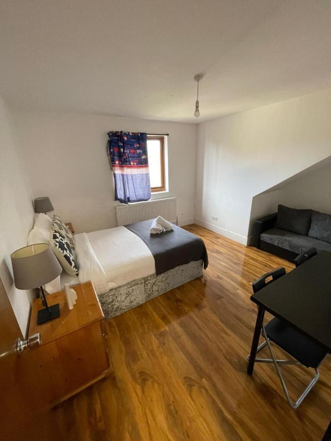 Sw16 Norbury Guesthouse Londýn Exteriér fotografie
